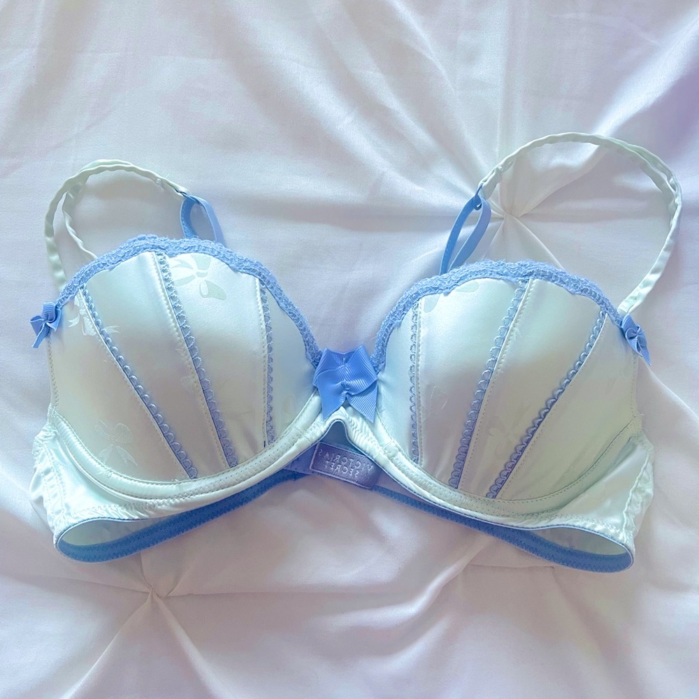 VS Bra Size 34C Mint Green baby blue lace detailing